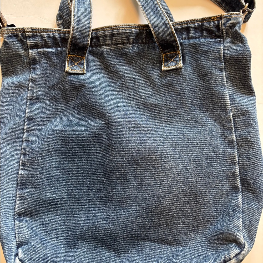 BLUE JEAN TOTE / HANDBAG
HANDLES AND CROSSBODY STRAP 
FUN AND FABULOUS CHIC TOO - Picture 2 of 10